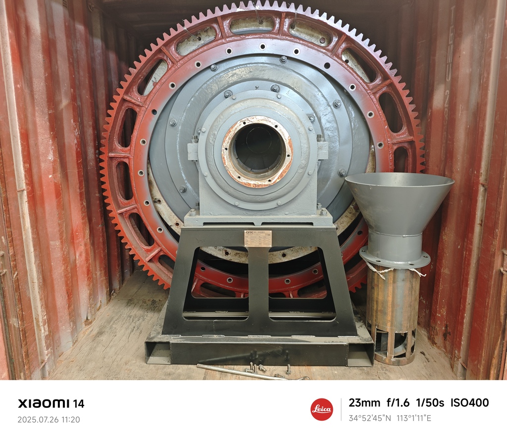 Ball mill CFTC unit lengkap di-staging di pabrik siap untuk pengiriman ekspor