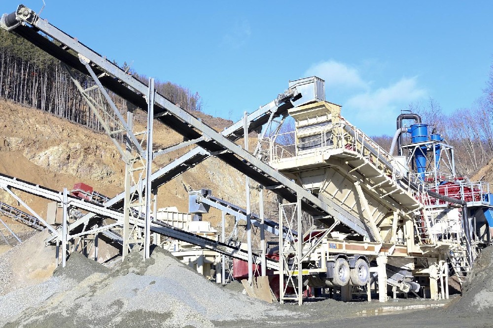 Faktor Kunci dalam Memilih Conveyor Belt untuk Crushing Plant Anda - Berita Industri Mesin Pemecah Batu | CFTC